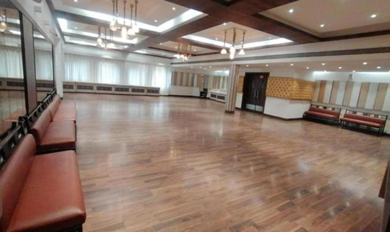 Hotel Sun N Step Club Ahmedabad Eksteriør billede