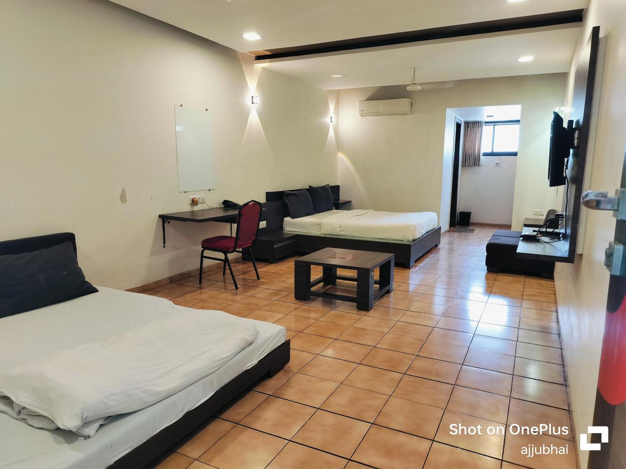 Hotel Sun N Step Club Ahmedabad Eksteriør billede